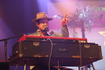 YOUNG GUN SILVER FOX