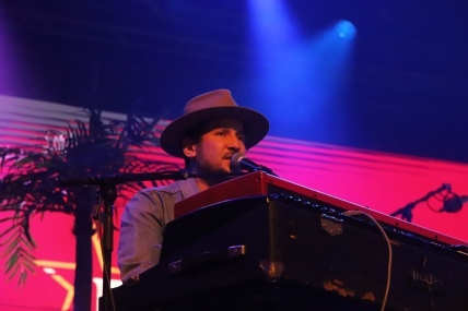 YOUNG GUN SILVER FOX